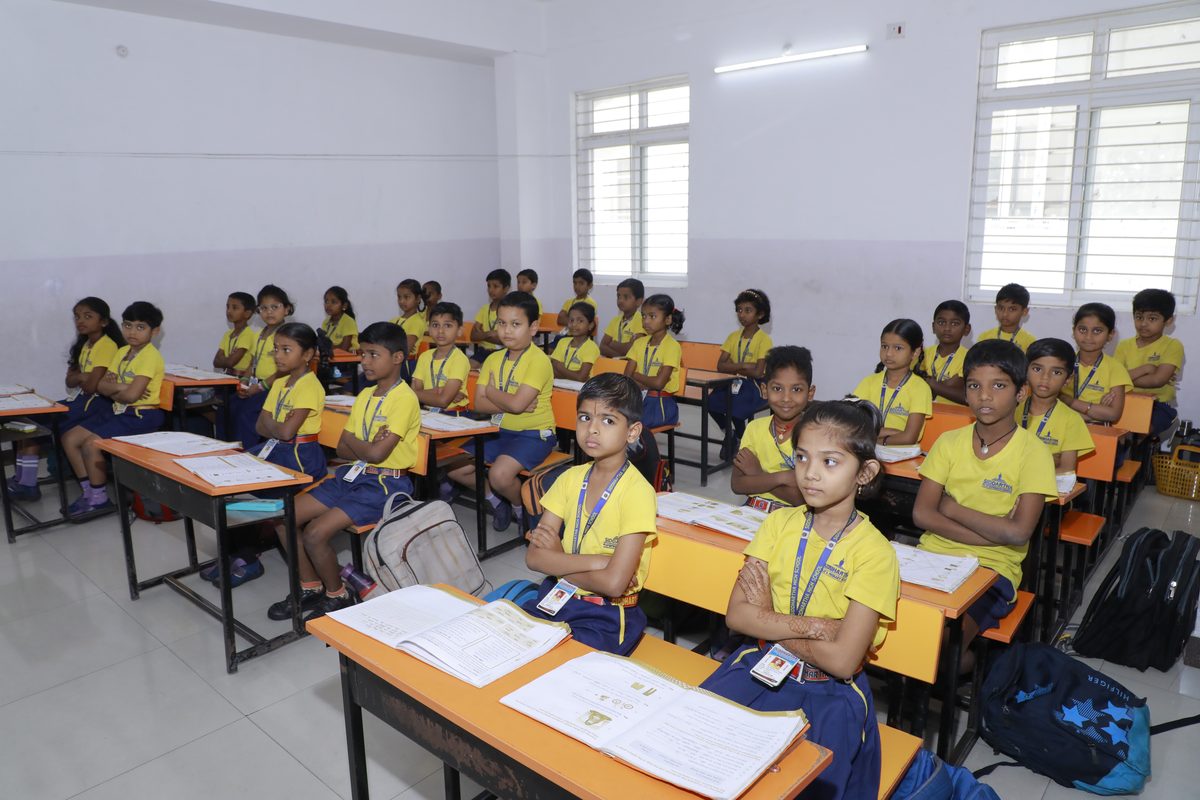 Siddhartha High School Karimnagar - Primary students in modern classroom